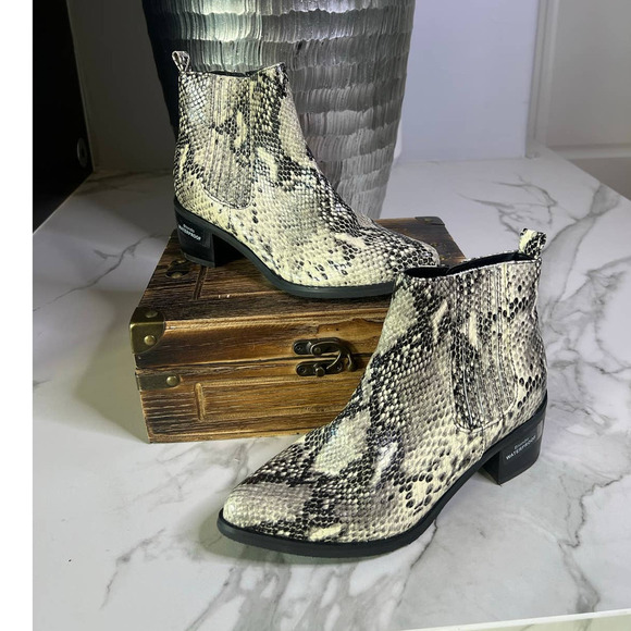 Blondo Elvina Snakeskin Waterproof Ankle Booties - Picture 1 of 9
